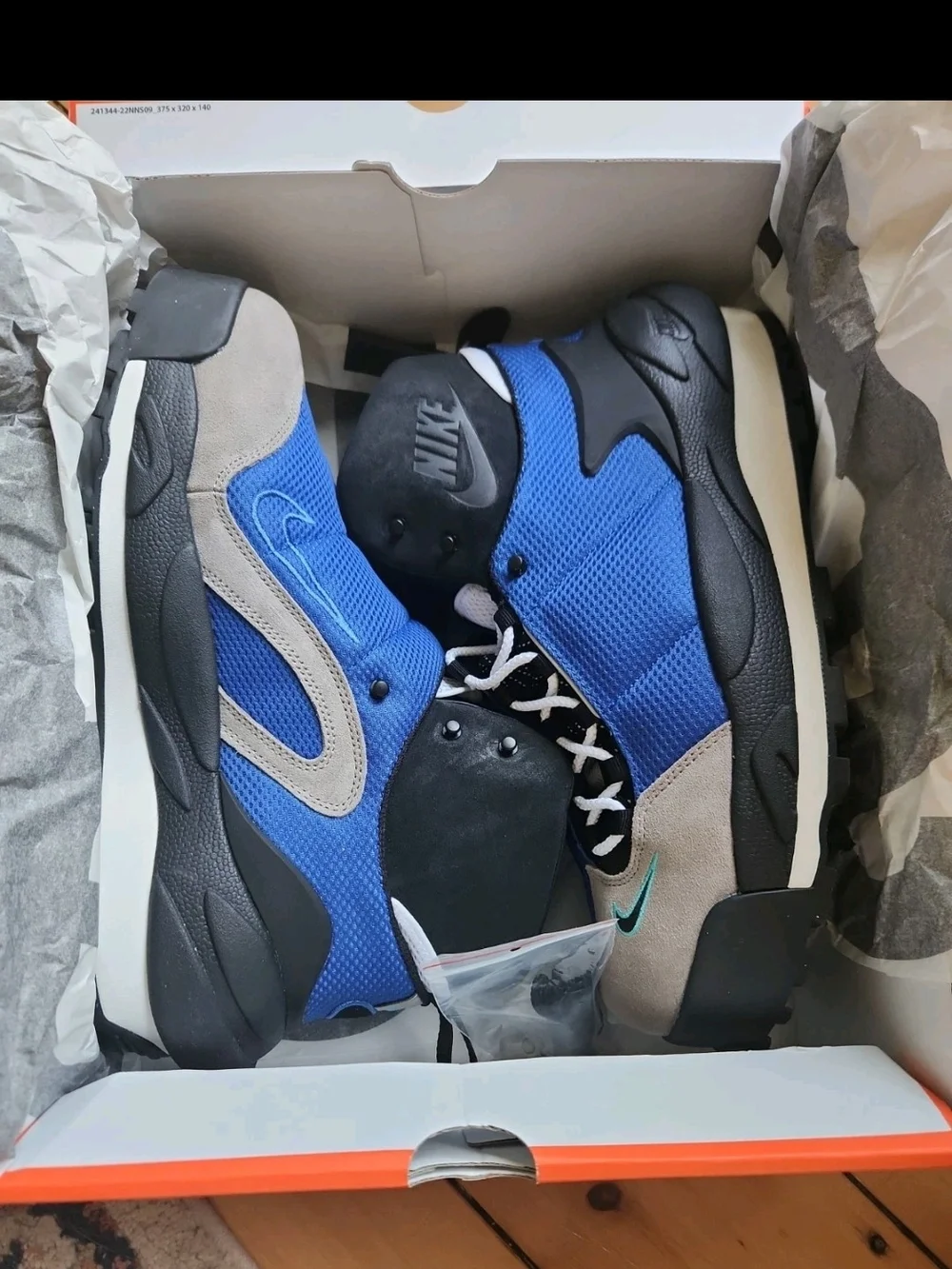 Size 14 - sacai x Nike Magmascape Varsity Royal